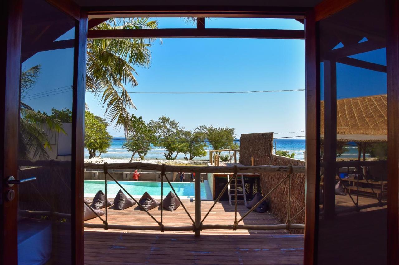 Mad Monkey Gili Trawangan Hostel Kültér fotó View from the hotel