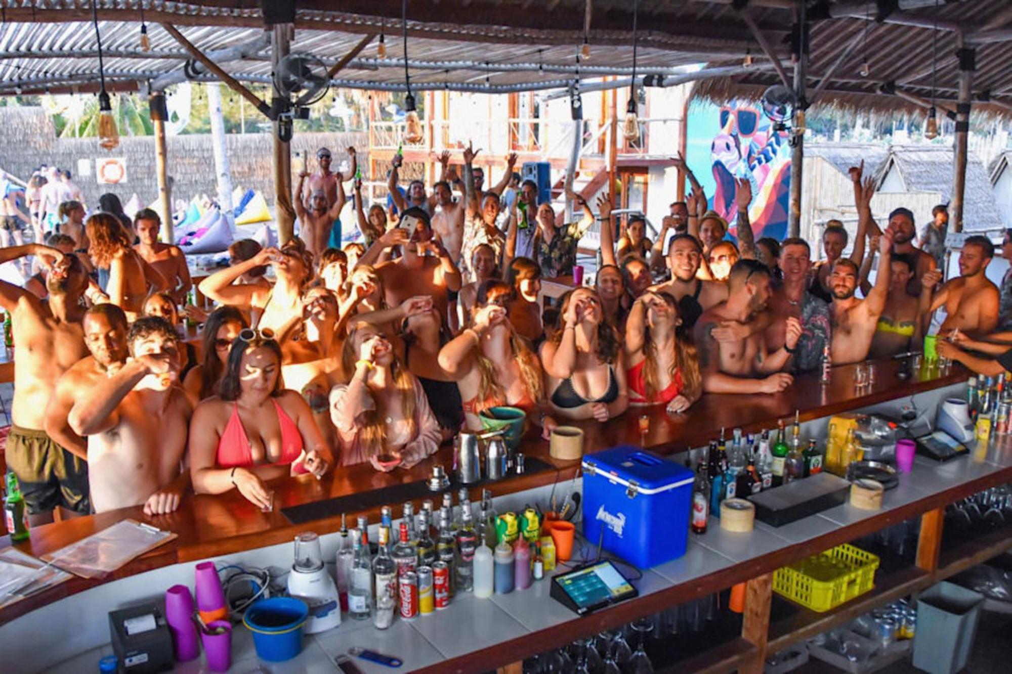 Mad Monkey Gili Trawangan Hostel Kültér fotó