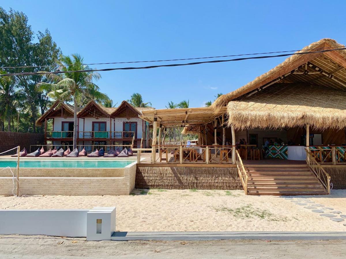 Mad Monkey Gili Trawangan Hostel Kültér fotó A beach resort in San Vicente